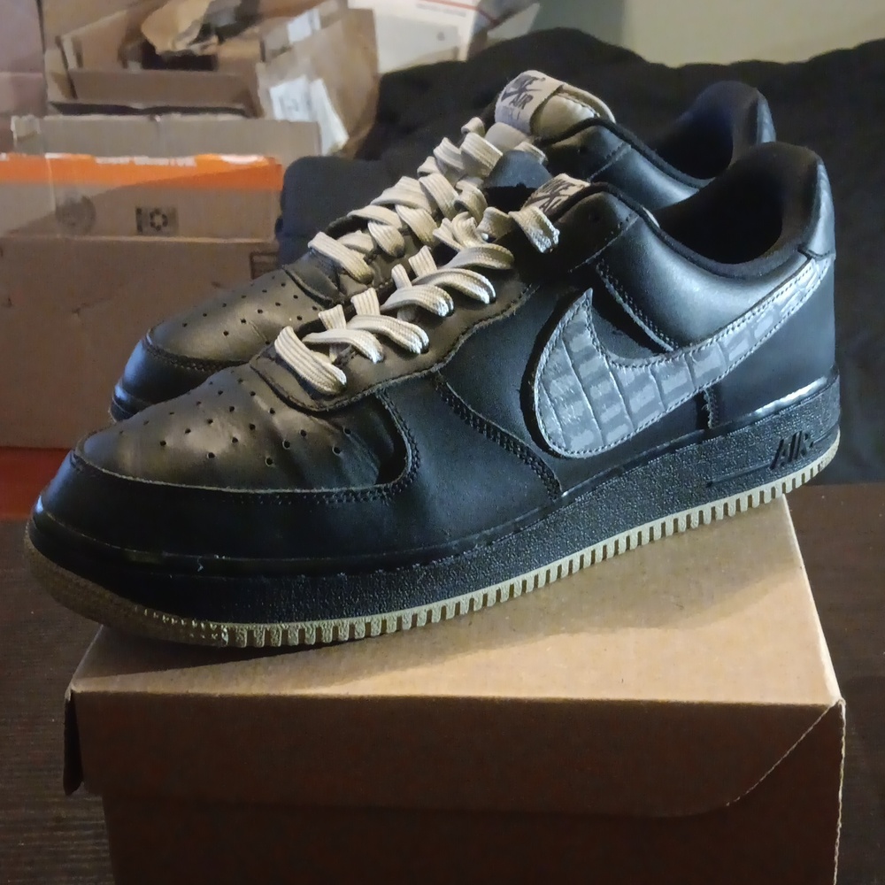 Nike Air Force 1 Low '07 LV8 Rare "Black Croc" (2018) M10.5/W12 EUC - Picture 3 of 10